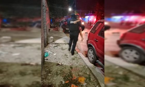 Policías de Cancún rescatan a dos menores de un incendio en la SM 229